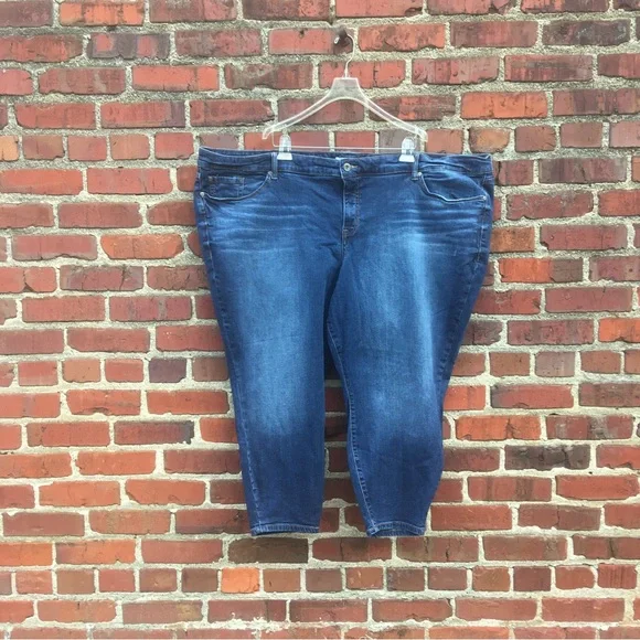 Torrid Skinny Crop Jeans Blue Denim Faded Dark Wash Whiskers Plus Size 30 R 30R - Picture 2 of 13
